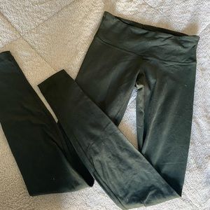 Dark green Lululemon full length leggings